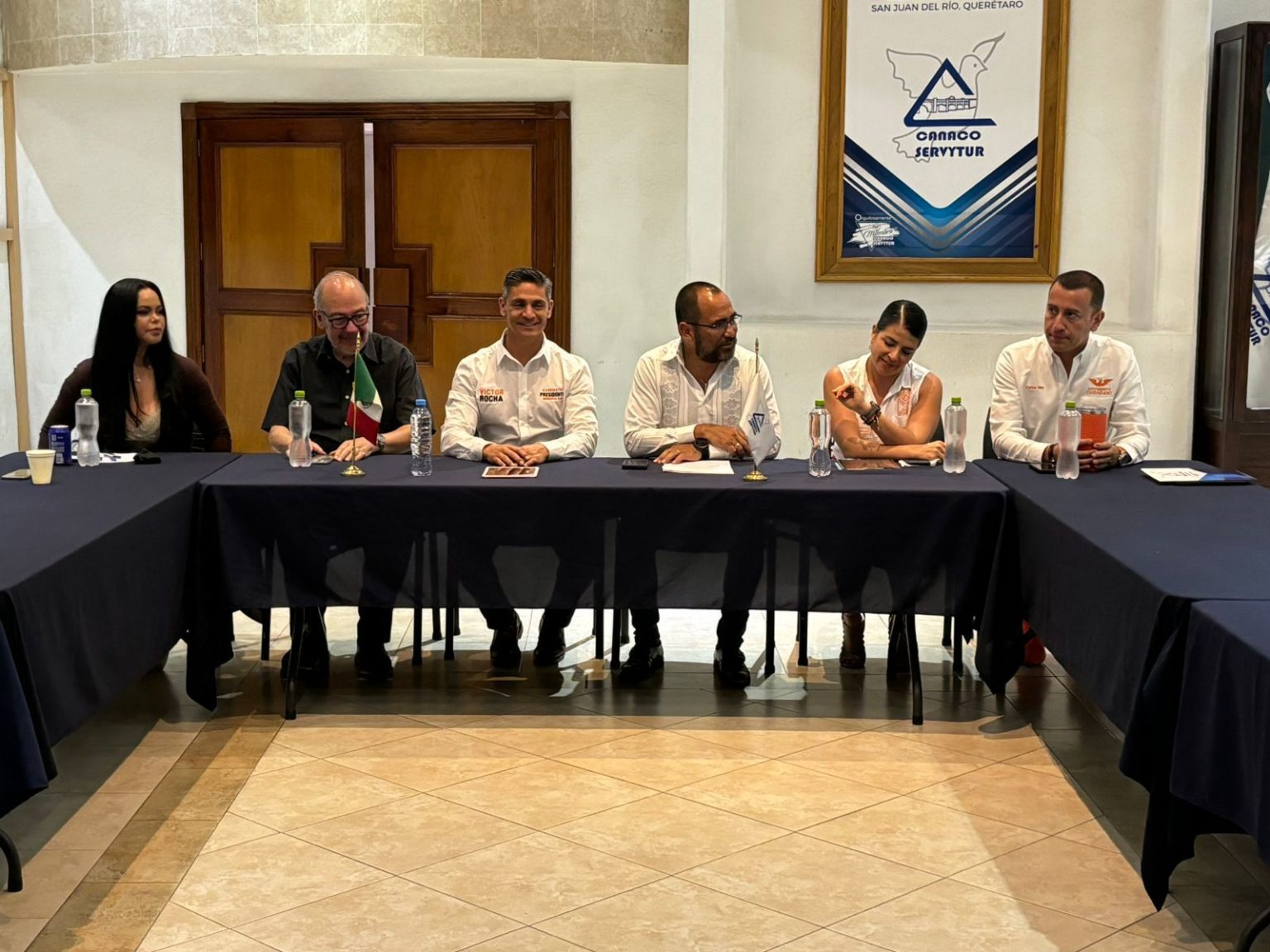Victor Rocha Del Rio Victor Rocha se reúne con directivos y agremiados de CANACO, San Juan ...