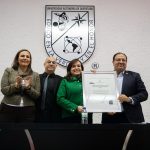 Recibe Dra. Silvia Amaya Llano constancia como Rectora electa de la UAQ