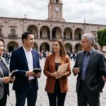 La pasarela de los suspirantes: entre el todólogo y el falso líder social